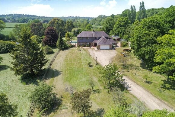 Basingstoke Road, Thatcham, RG19