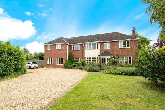 High Street, Bourne, PE10
