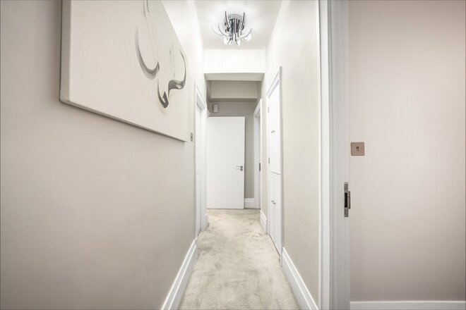 Berkeley Court, Baker Street, NW1