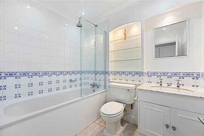 Palace Gardens Terrace, Kensington, W8
