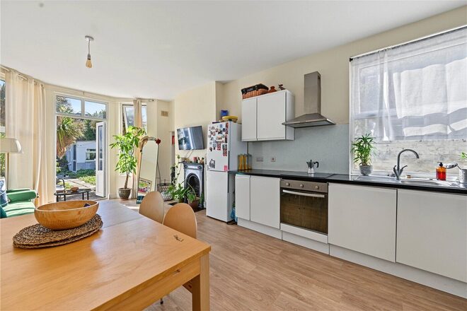 Cholmondeley Avenue, London, NW10