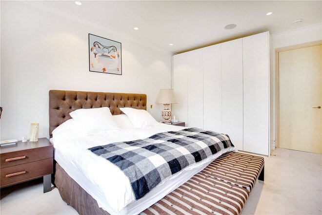 Chelsea Embankment, London, SW3