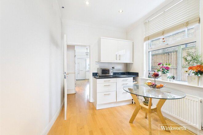 Egerton Gardens, London, NW4