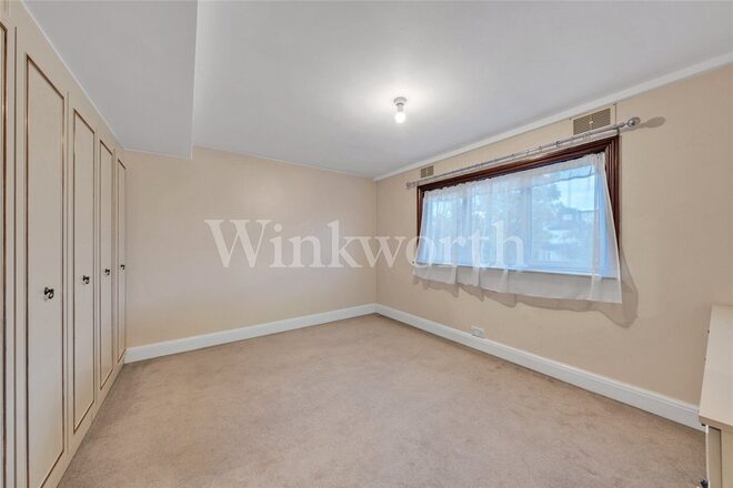 Montpelier Rise, London, NW11