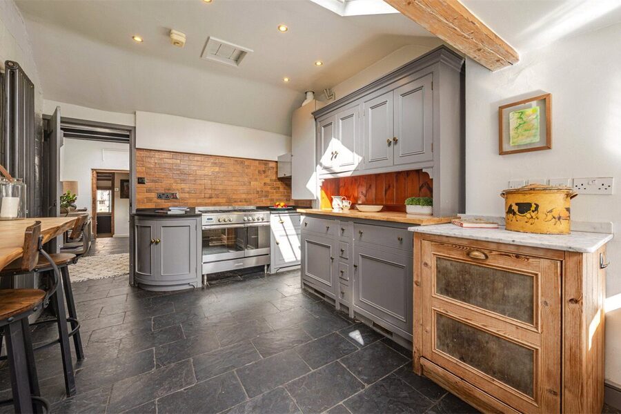 Kitchen To Front
