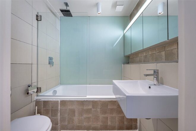 Jade House, London, NW3
