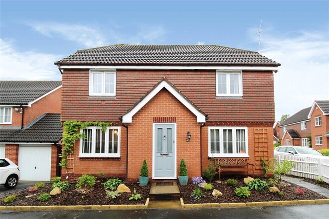 Quinton Close, Warwick, CV35