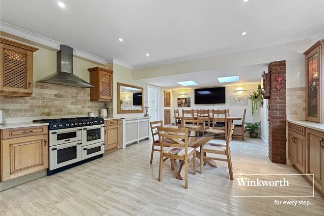 Crescent Walk, Ferndown, BH22