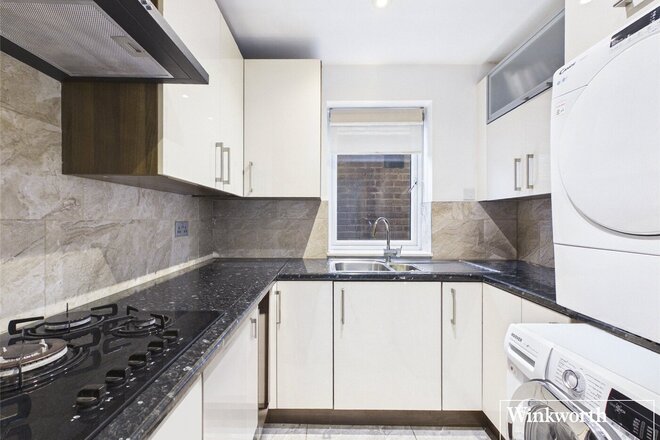 Edgwarebury Lane, Edgware, HA8