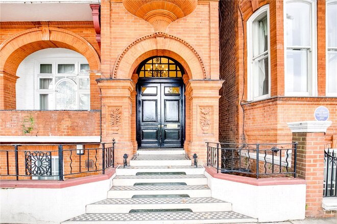 Chelsea Embankment, London, SW3