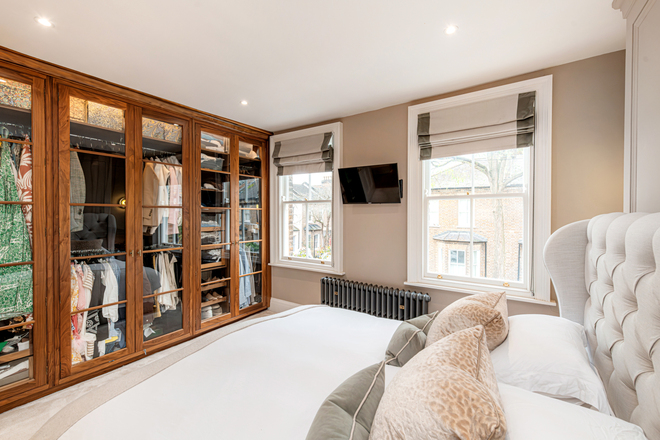 Treadgold Street, London, W11