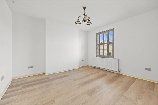 Kilburn Lane, London, W10