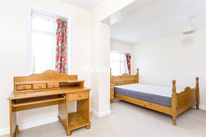 The Vale, London, NW11