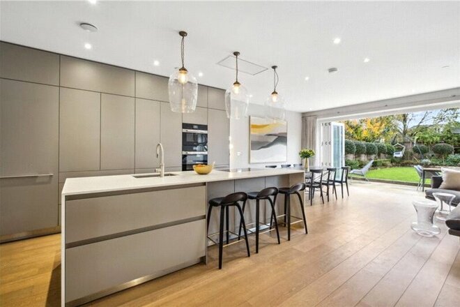 Easterby Villas, Barnes, SW13