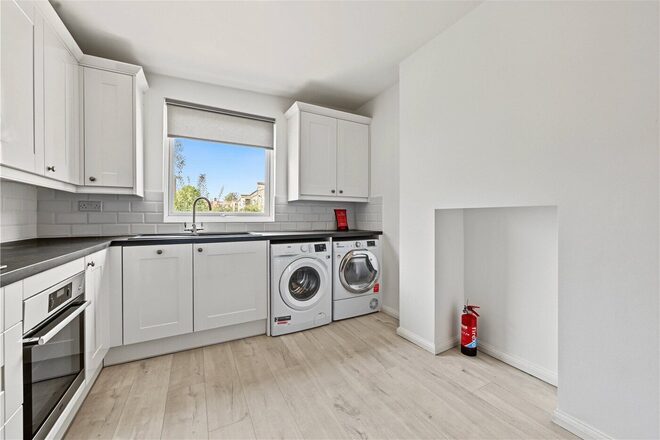 Kilburn Lane, London, W10