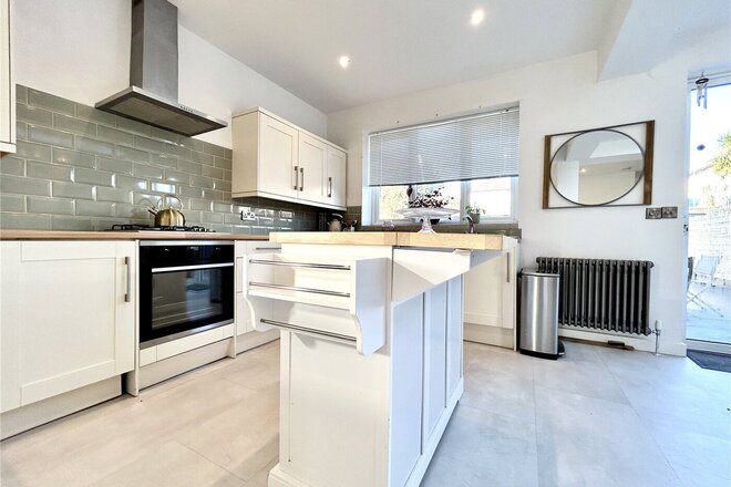 Alexandra Road, Poole, BH14
