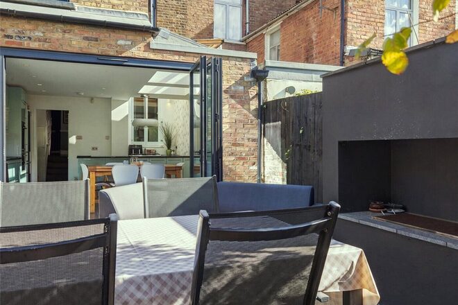 Kersley Road, London, N16