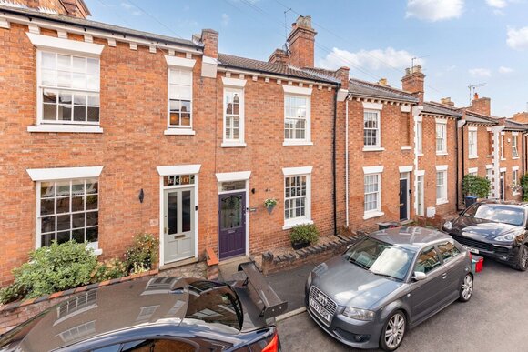 North Villiers Street, Warwickshire, CV32