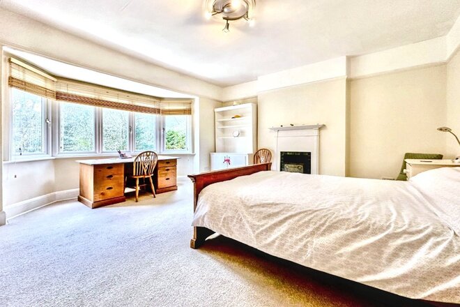 Chester Road, Dorset, BH13