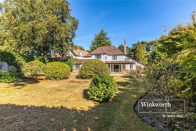 Golf Links Road, Dorset, BH22