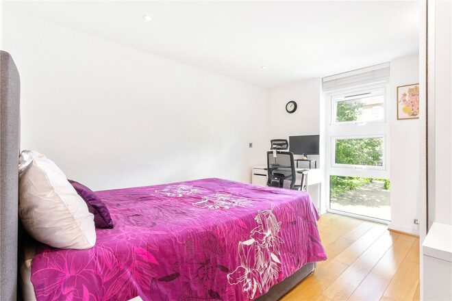 Whitelands Crescent, London, SW18