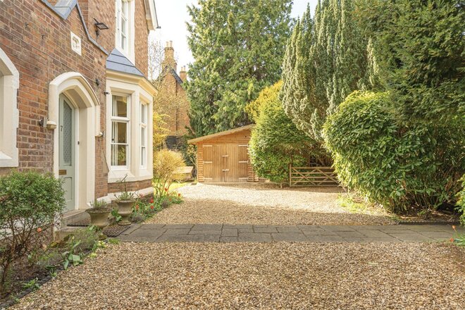 Eastnor Grove, Warwickshire, CV31