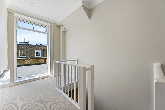 Palace Gardens Terrace, Kensington, W8