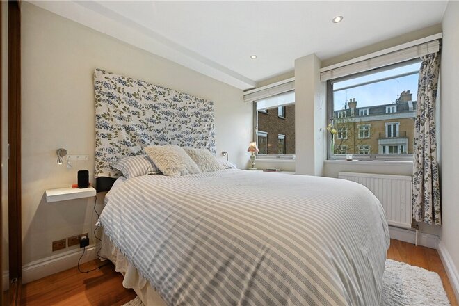 Kensington Heights, London, W8