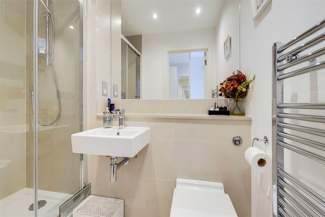 24 Palmers Road, London, E2