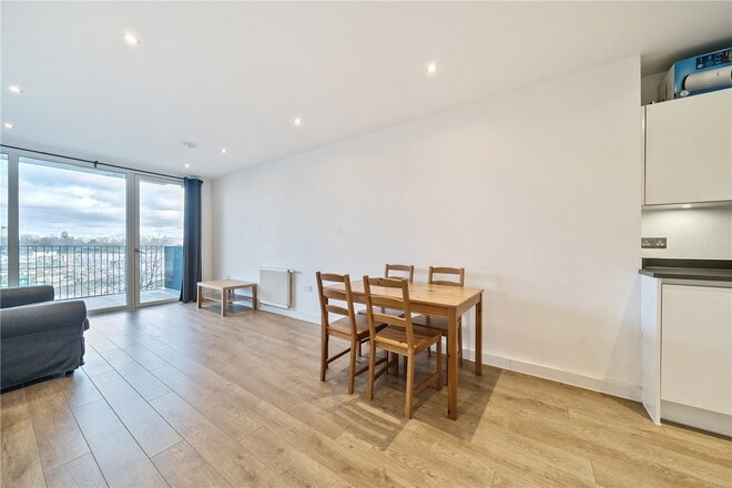 Staith Court, London, E3