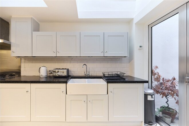 Strathearn Place, London, W2
