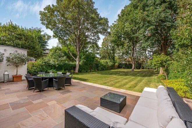 Castelnau, London, SW13