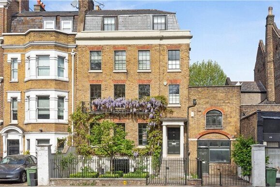 Kennington Park Road, London, SE11
