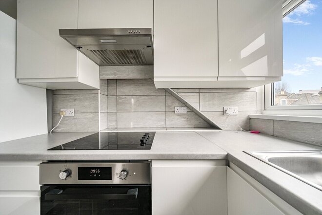 Gatestone Road, London, SE19