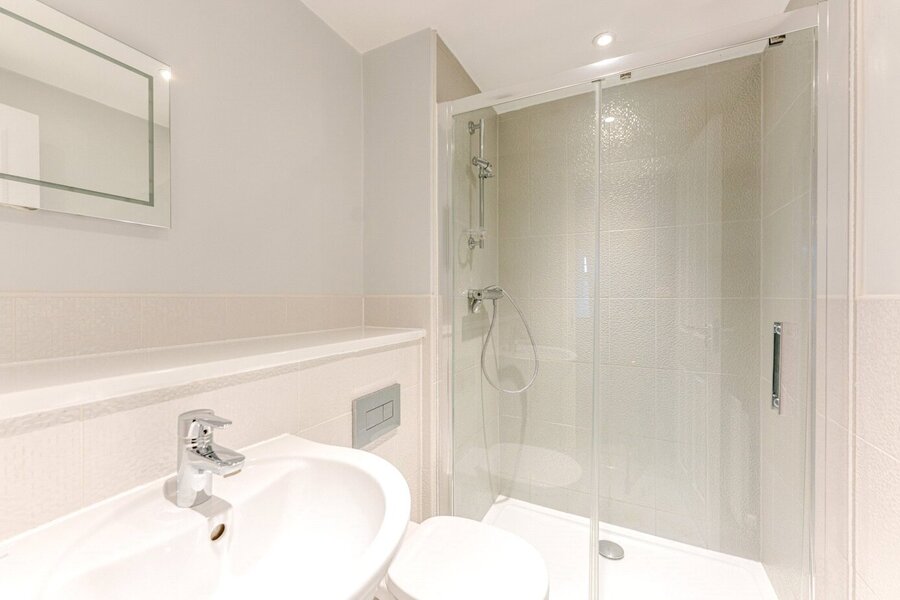 En Suite 2