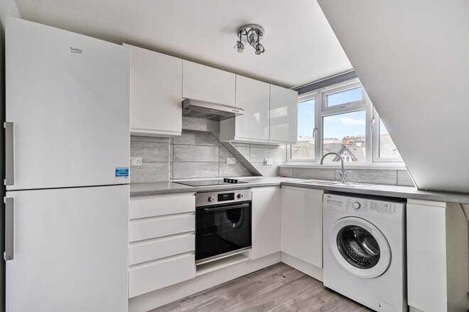 Gatestone Road, London, SE19