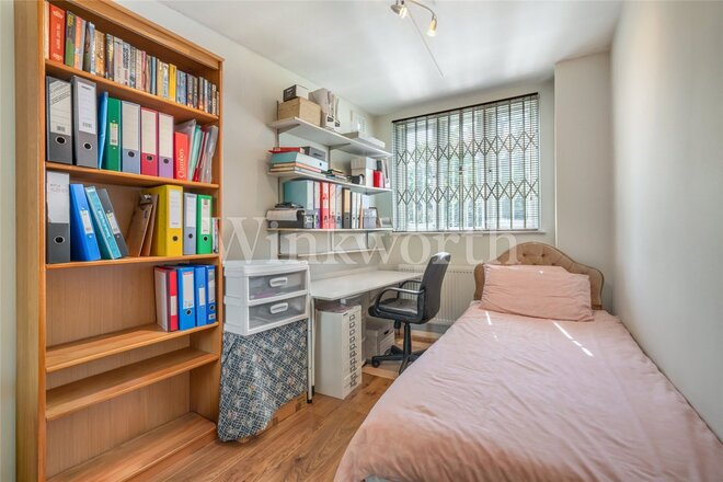 The Vale, London, NW11