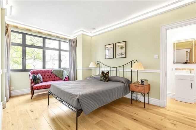 Parke Road, London, SW13