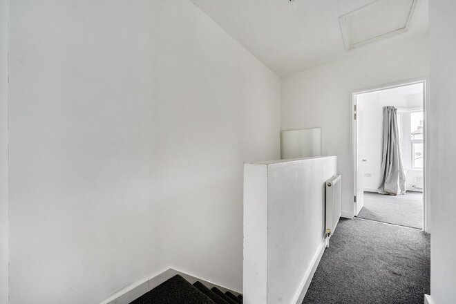 Whitehorse Lane, London, SE25