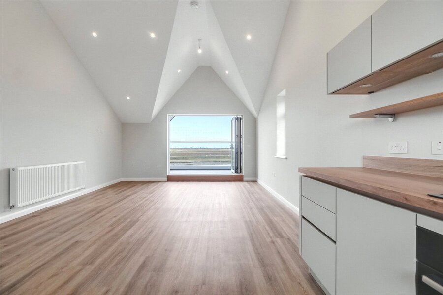 Kitchen & Living