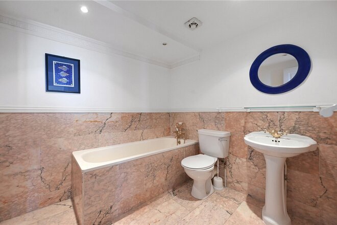 Henrietta Street, London, WC2E