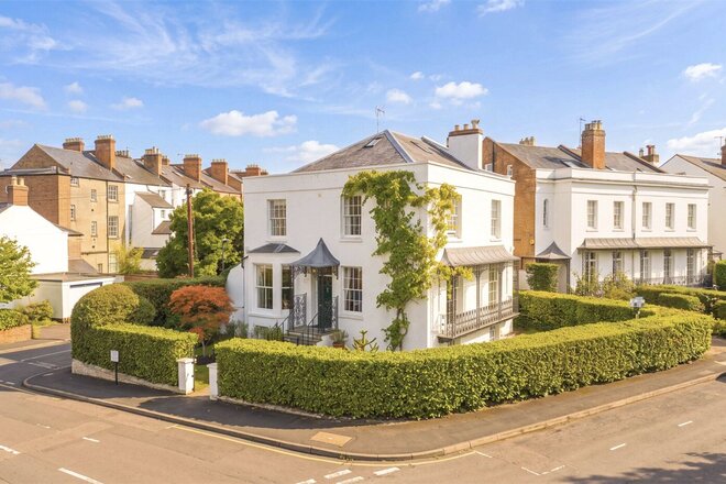Lansdowne Circus, Warwickshire, CV32