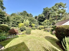 Queens Park West Drive, Dorset, BH8