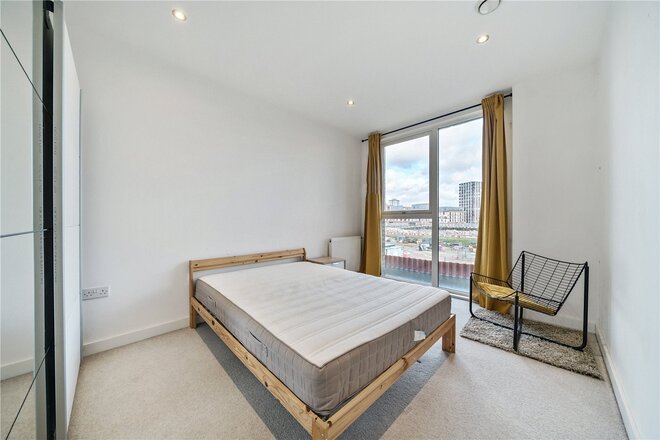 Staith Court, London, E3
