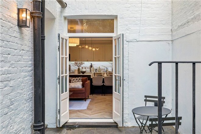 Nevern Square, London, SW5