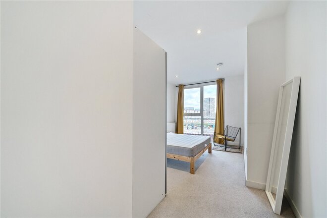 Staith Court, London, E3