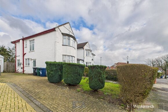 Holders Hill Avenue, Hendon, NW4