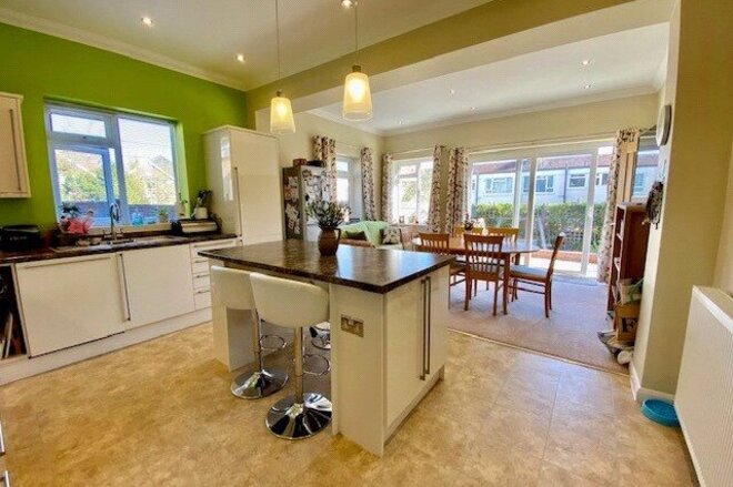 Alumhurst Road, Dorset, BH4