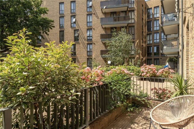 Bight Court, London, E3
