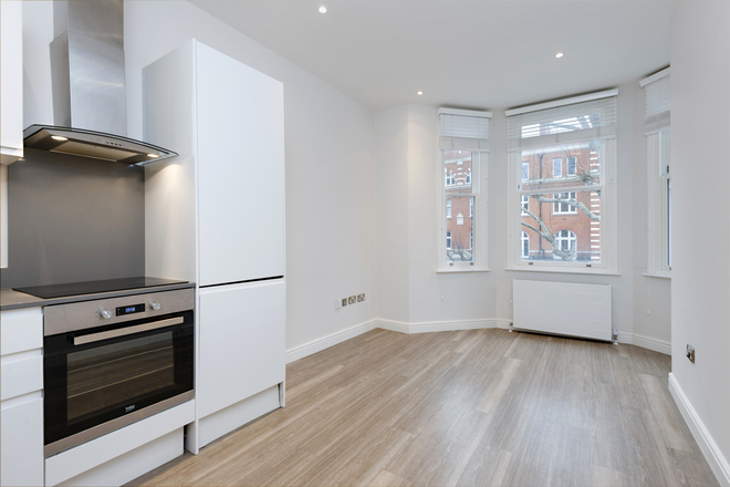 Randolph Avenue, London, W9